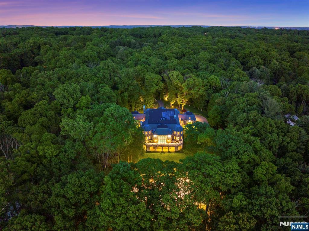 105 Chestnut Ridge Road