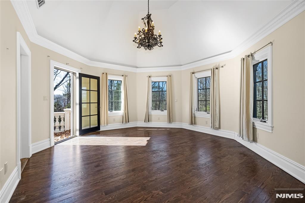 105 Chestnut Ridge Road