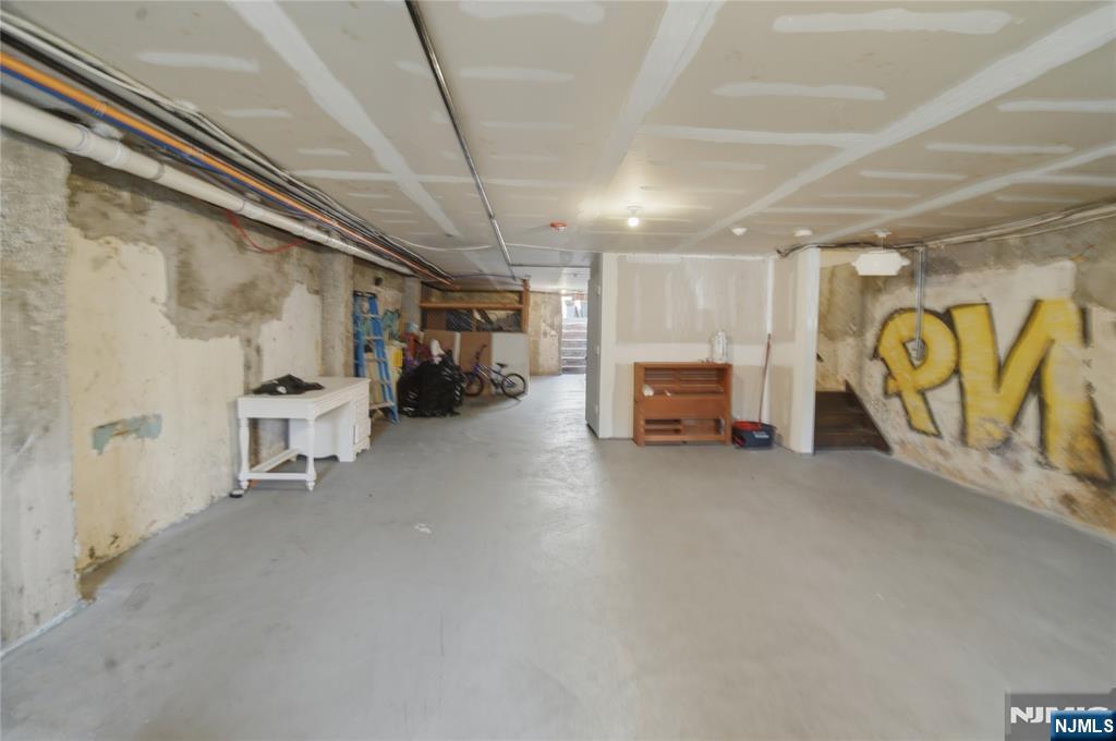 35 Columbia Avenue