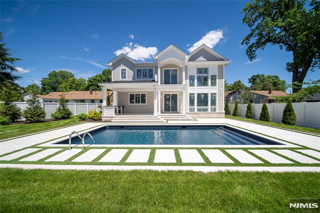 92 Oliver Road