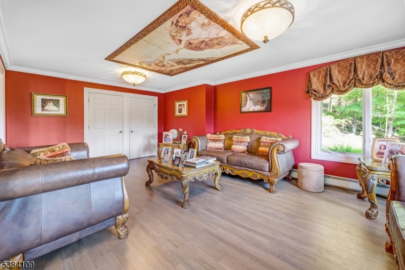 207 Eileen Dr