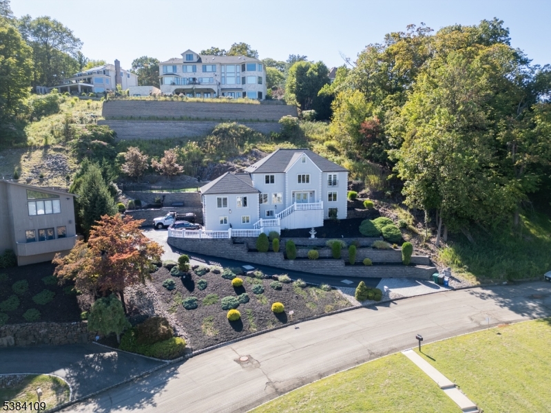 207 Eileen Dr