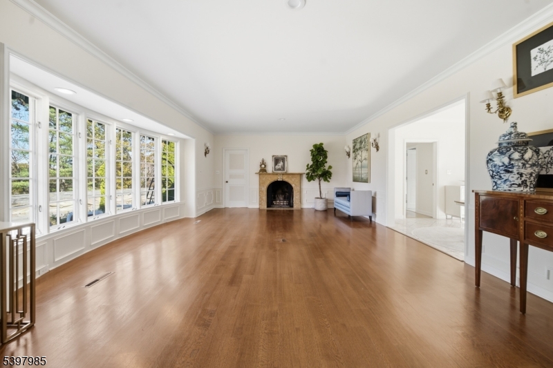 18 Pepperidge Tree Ter