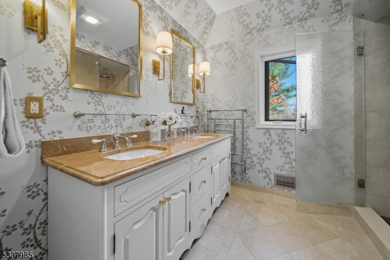 18 Pepperidge Tree Ter