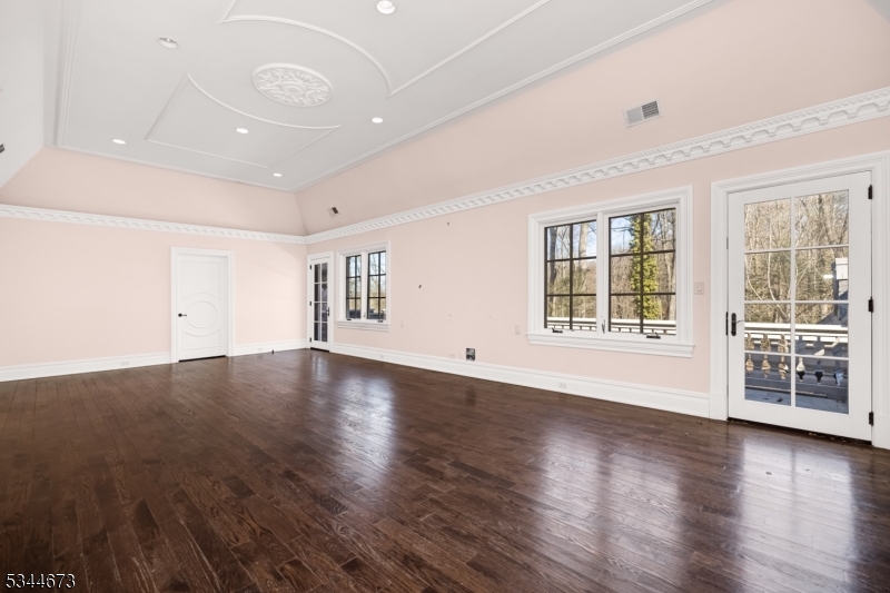 105 Chestnut Ridge Rd