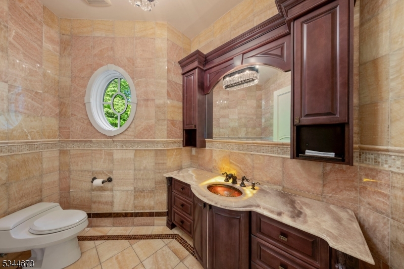 105 Chestnut Ridge Rd