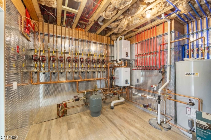 104 Chestnut Ridge Rd