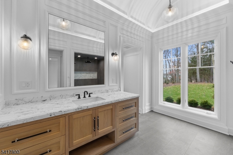 104 Chestnut Ridge Rd