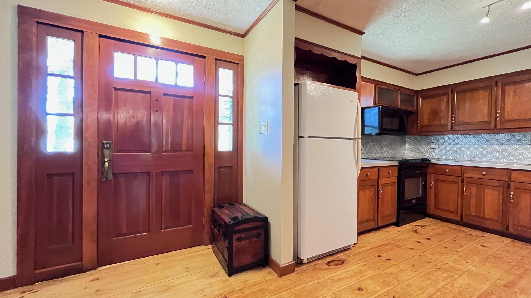 104 N Stagecoach Road