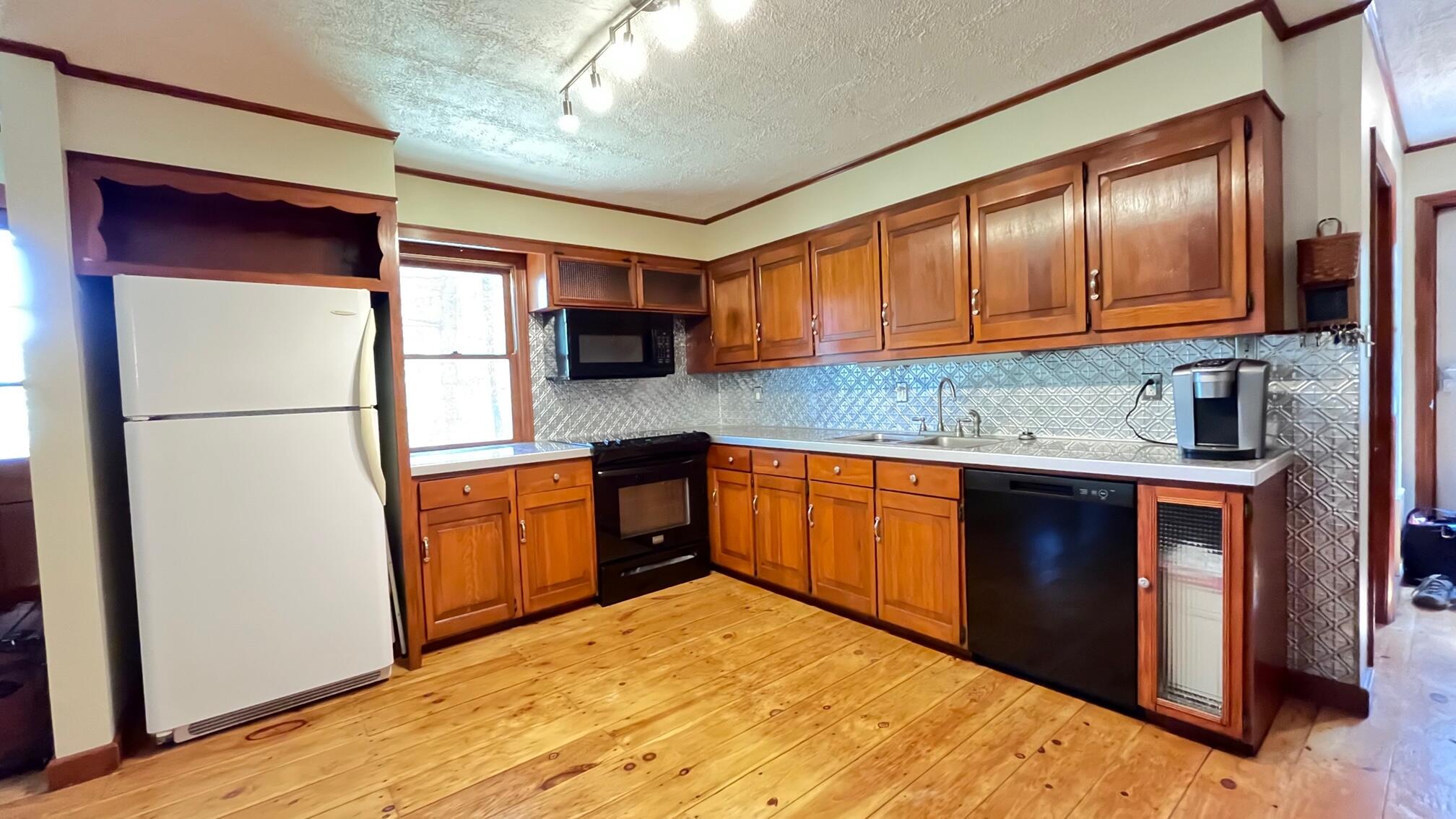 104 N Stagecoach Road