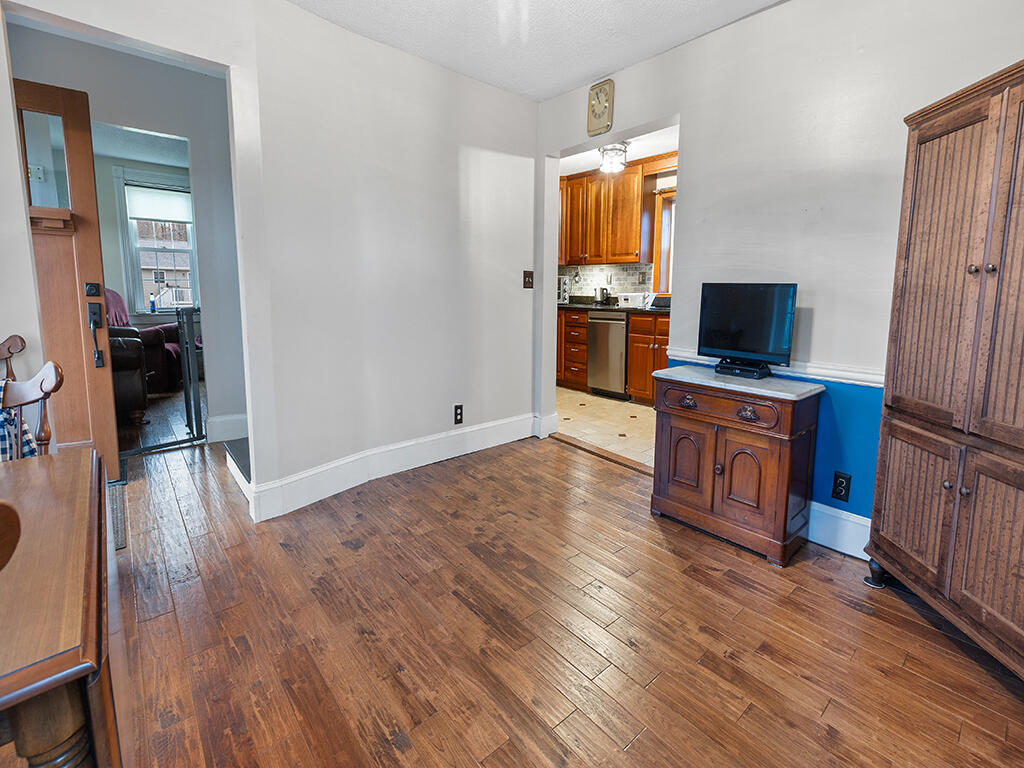 544 Main Road N