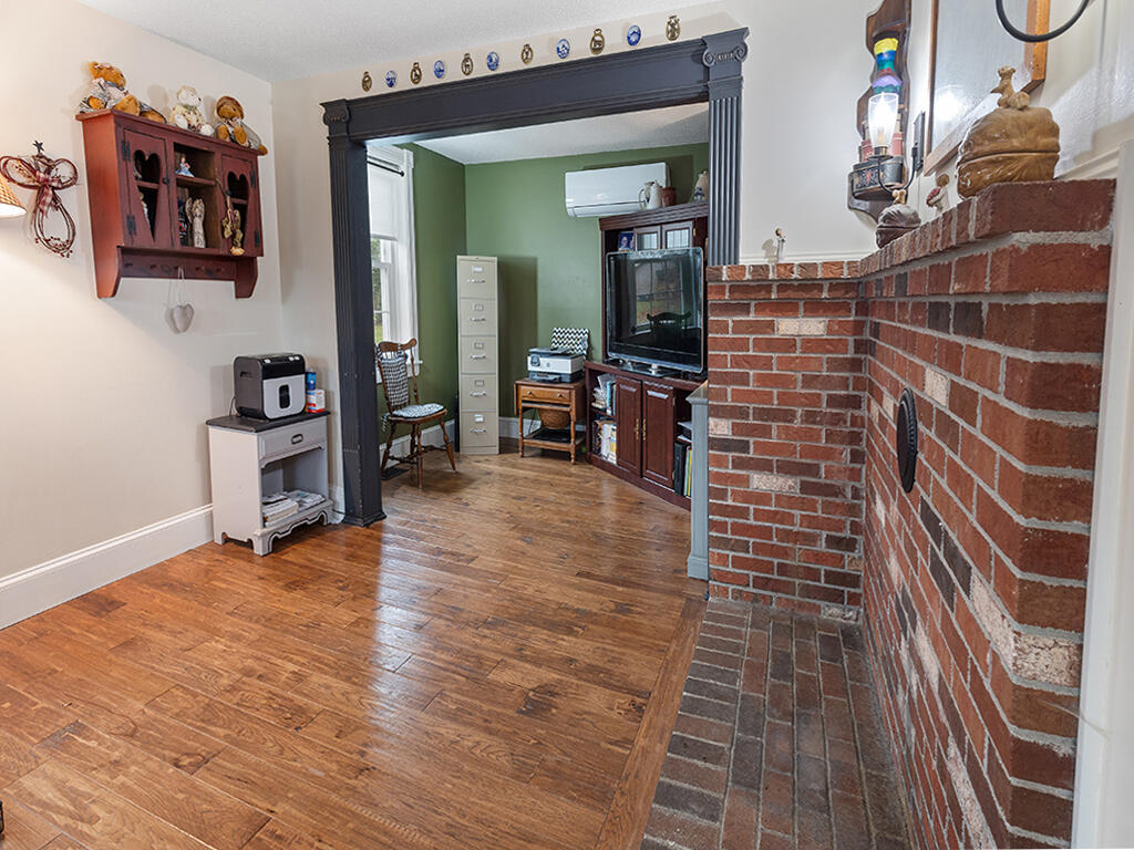 544 Main Road N