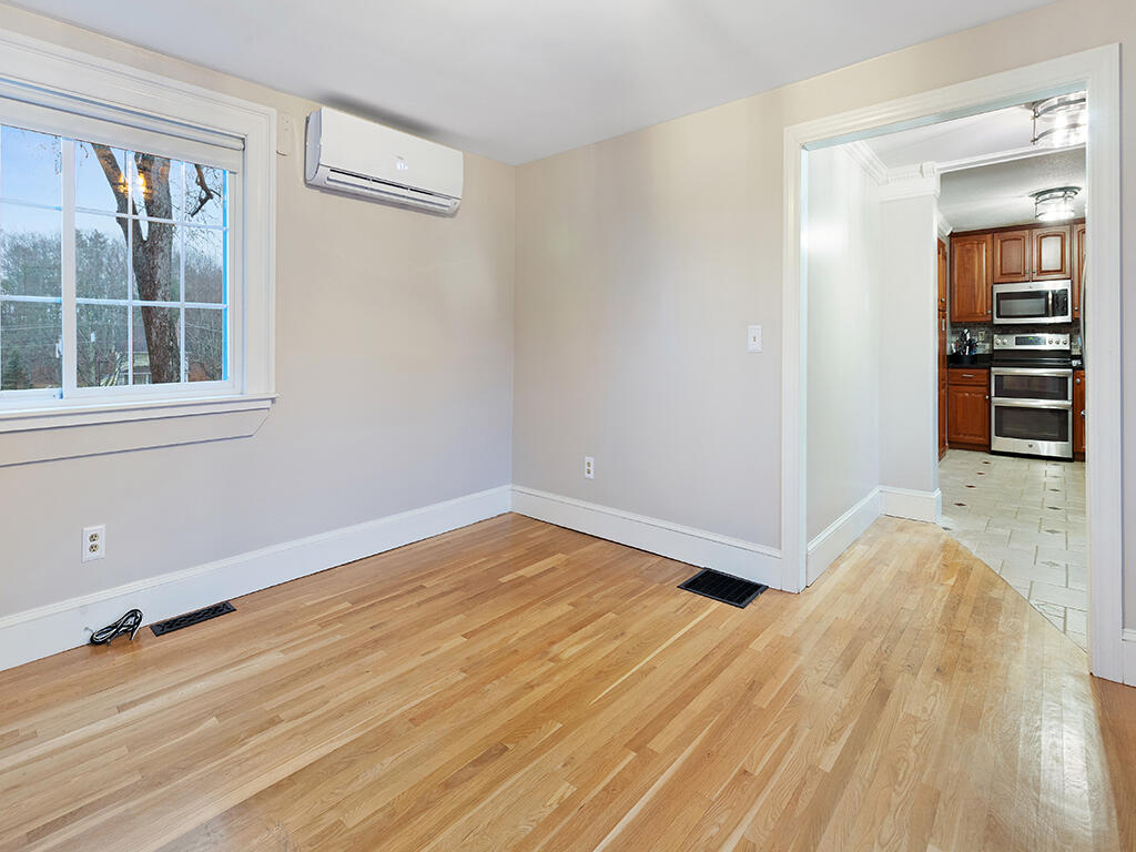 544 Main Road N