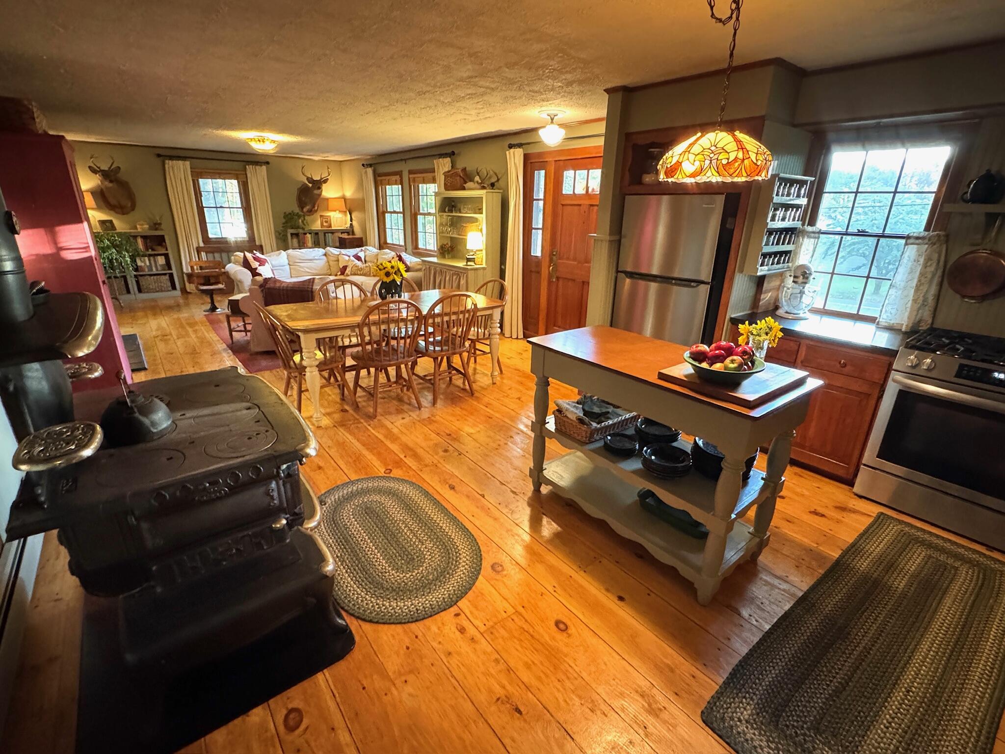 104 N Stagecoach Road