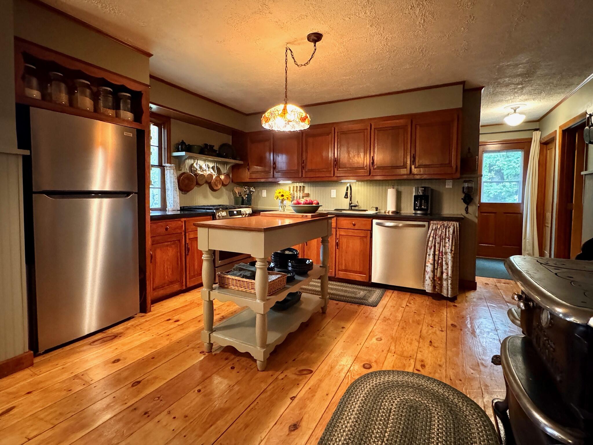 104 N Stagecoach Road