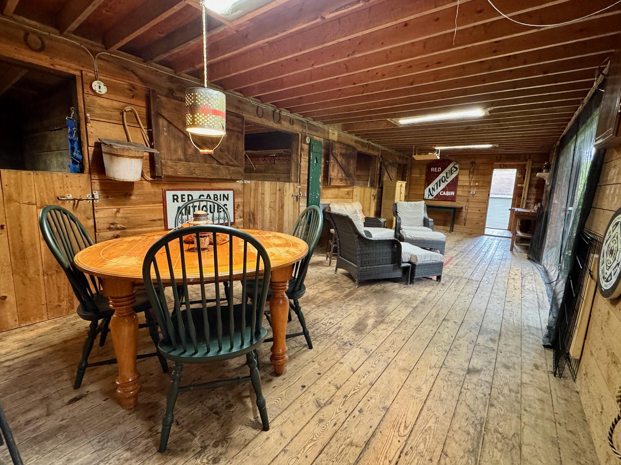 104 N Stagecoach Road