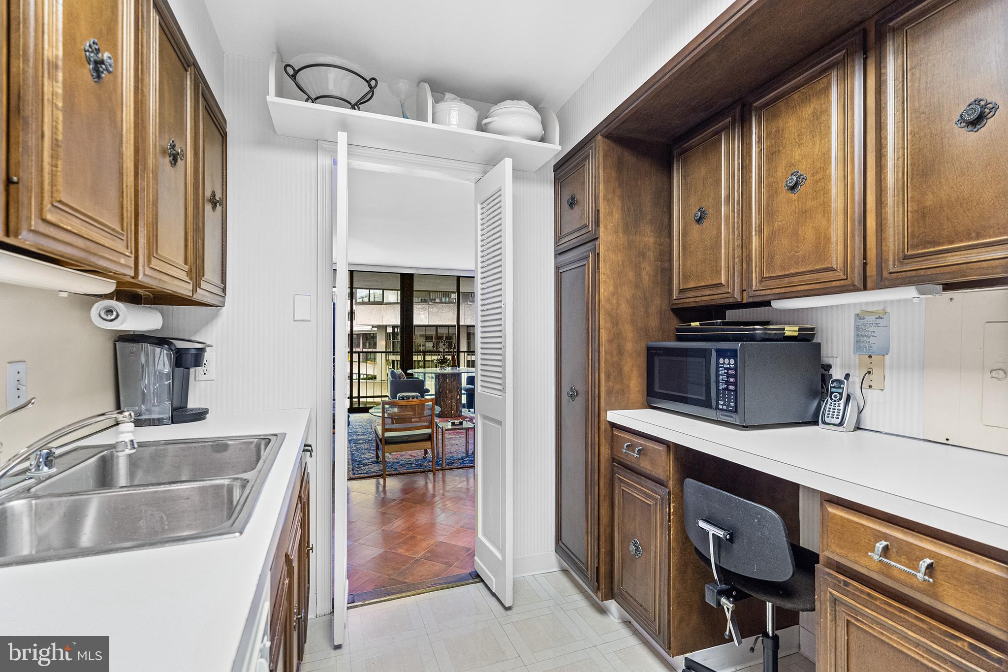 700 New Hampshire Ave NW #916