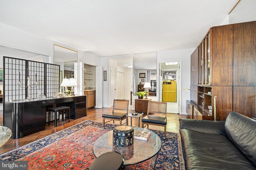 700 New Hampshire Ave NW #916
