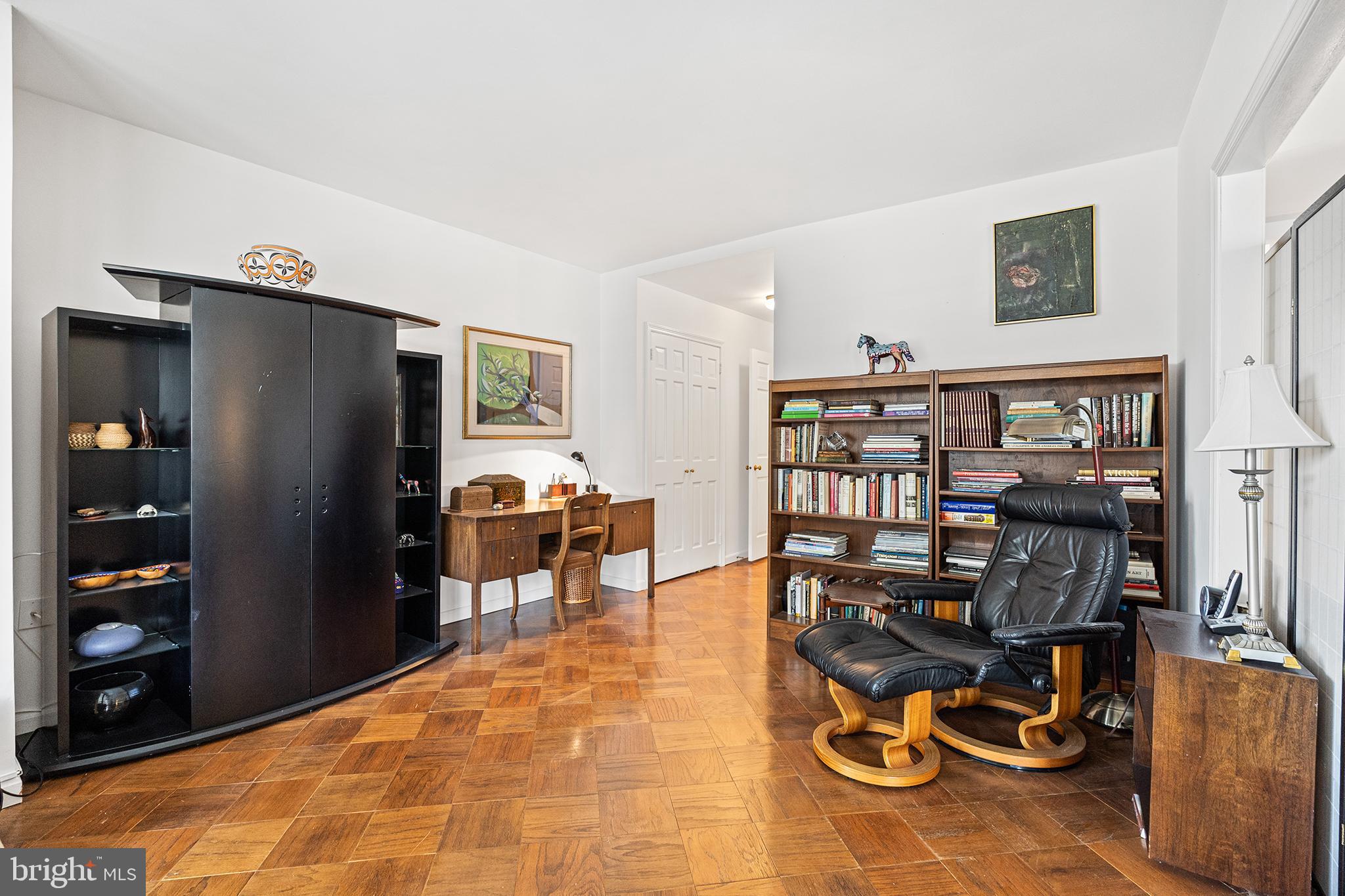 700 New Hampshire Ave NW #916