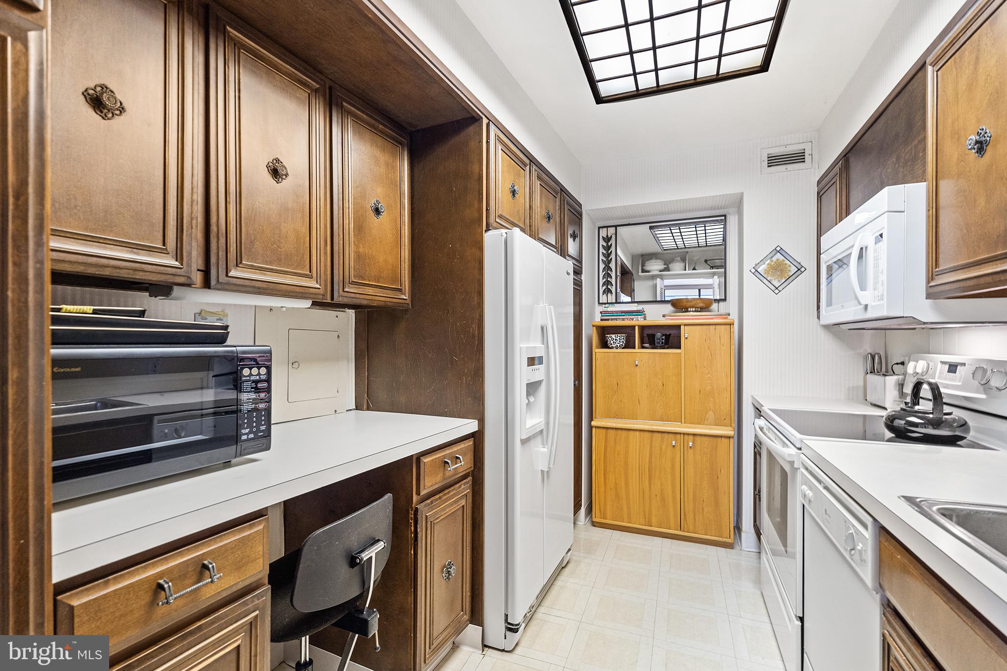 700 New Hampshire Ave NW #916