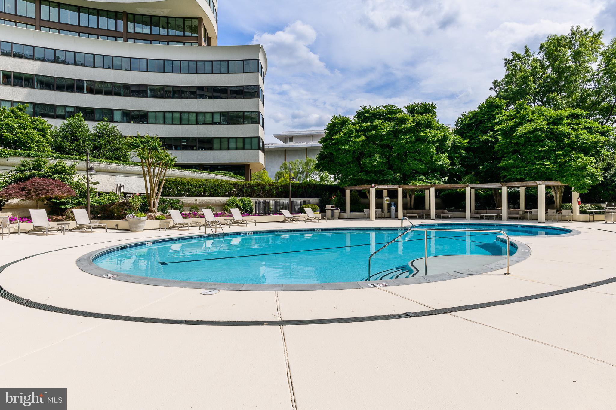 700 New Hampshire Ave NW #916