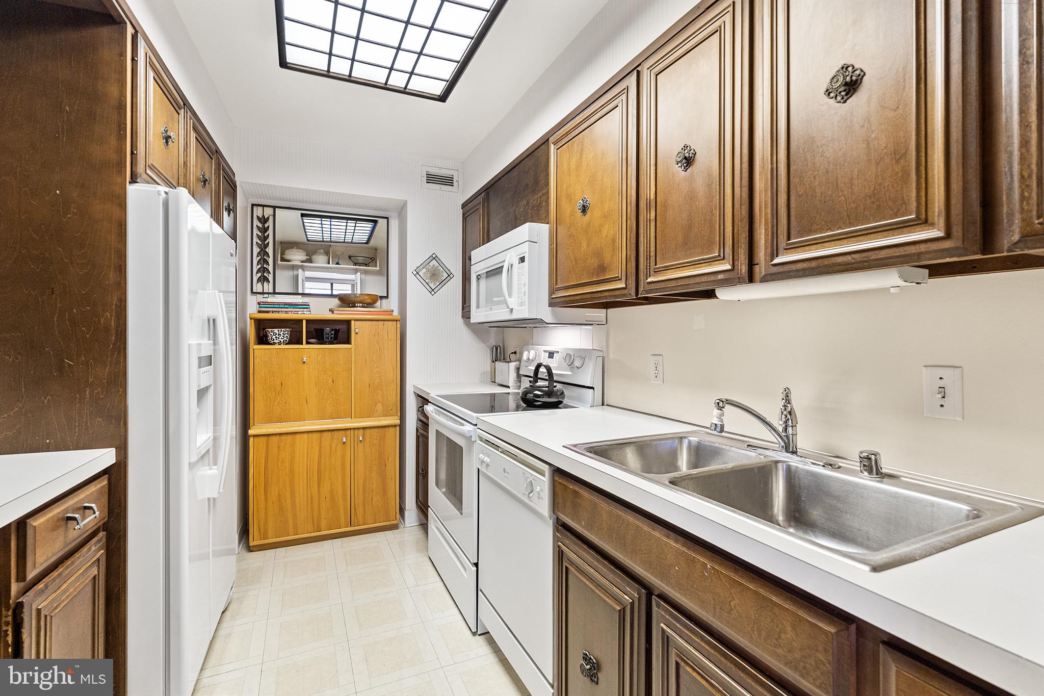 700 New Hampshire Ave NW #916