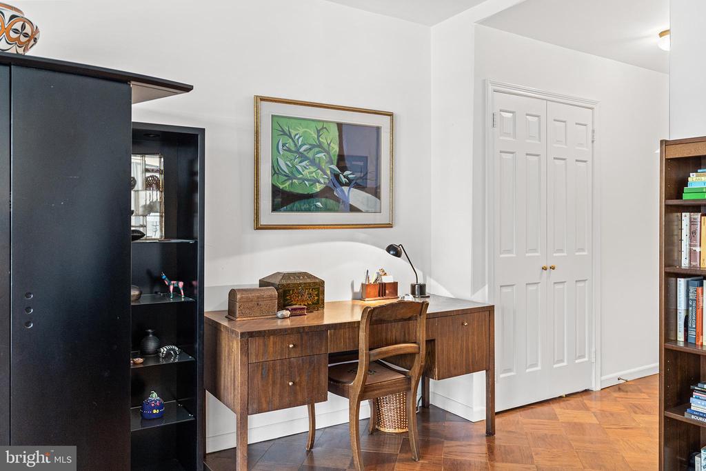 700 New Hampshire Ave NW #916