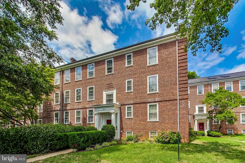 3831 Newark St NW