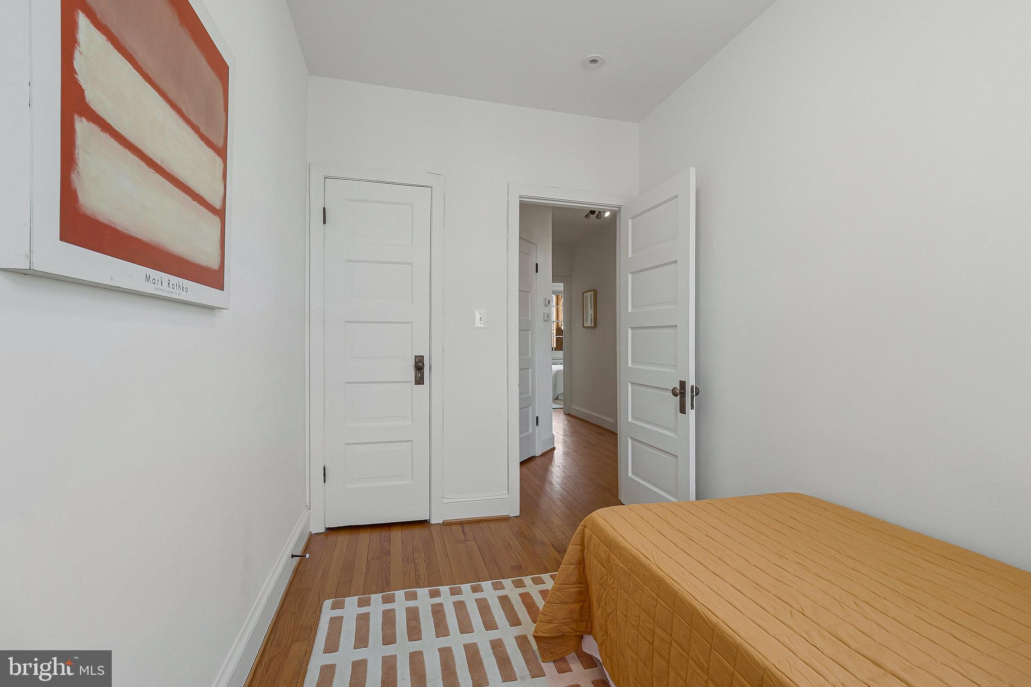 1131-1133 G St NE