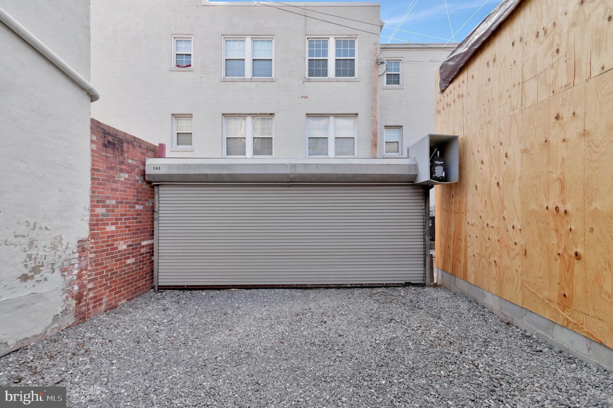 1131-1133 G St NE