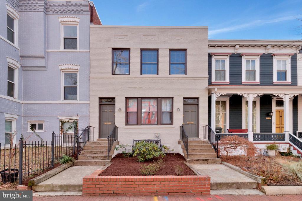 1131-1133 G St NE