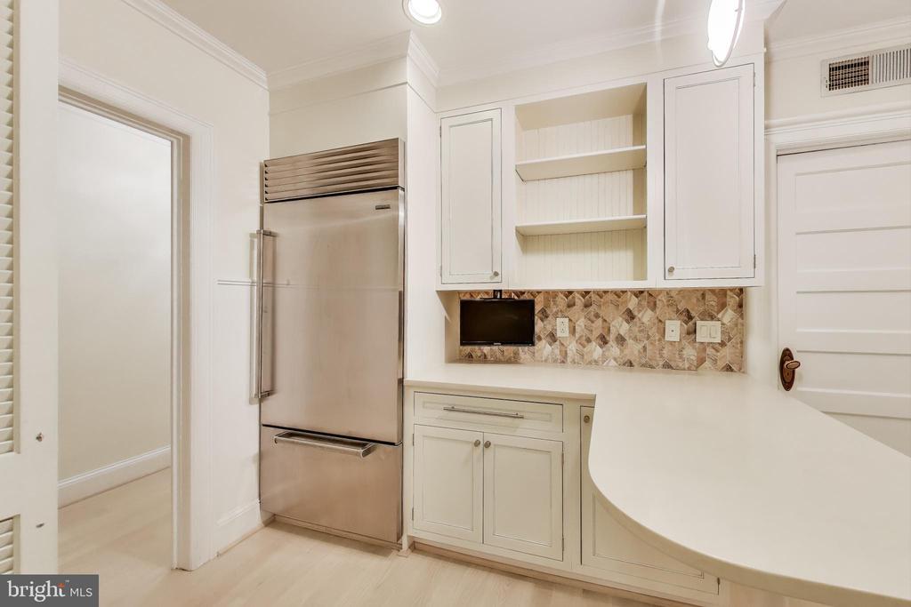 2022 COLUMBIA ROAD NW 202
