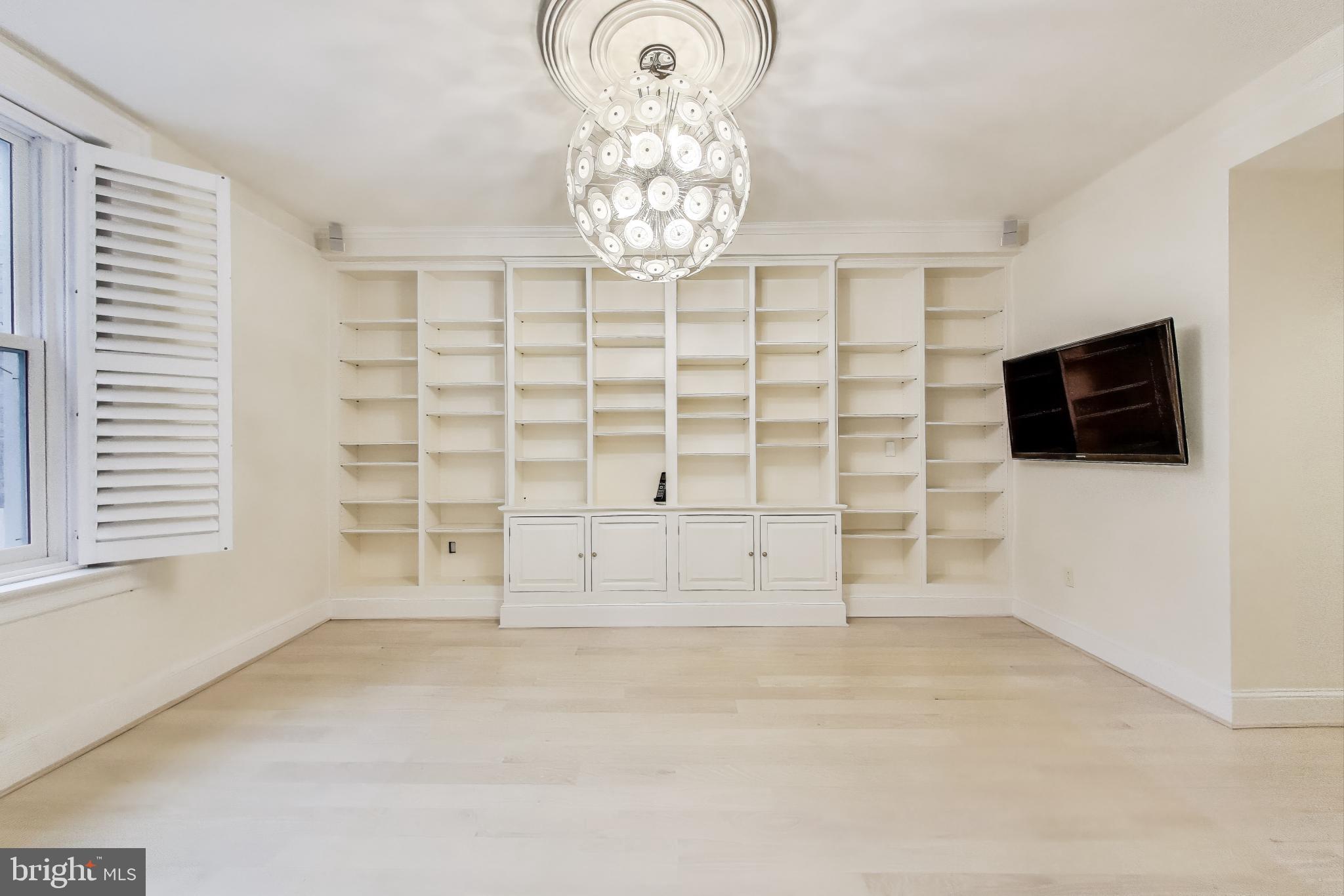 2022 COLUMBIA ROAD NW 202