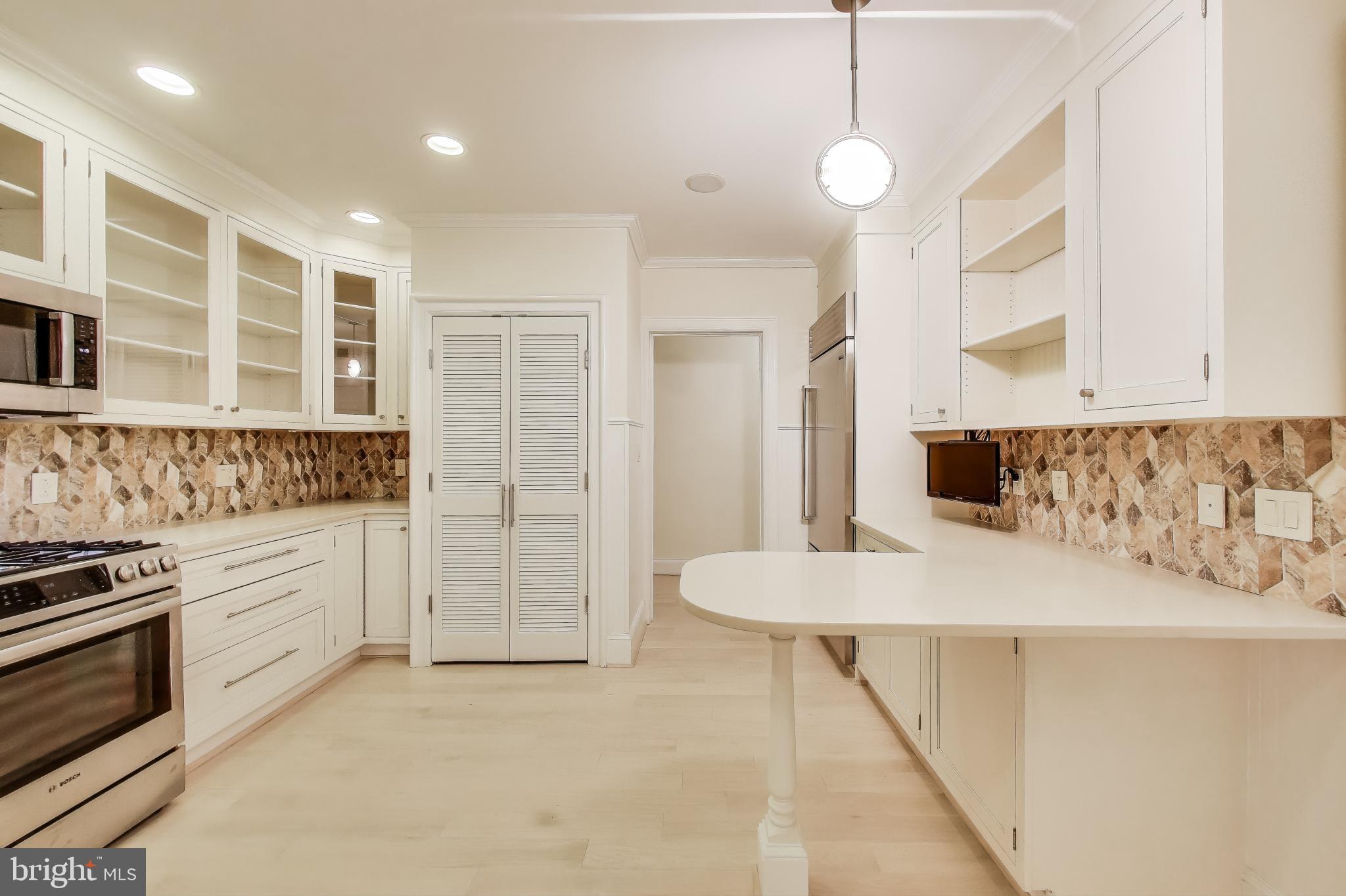 2022 COLUMBIA ROAD NW 202