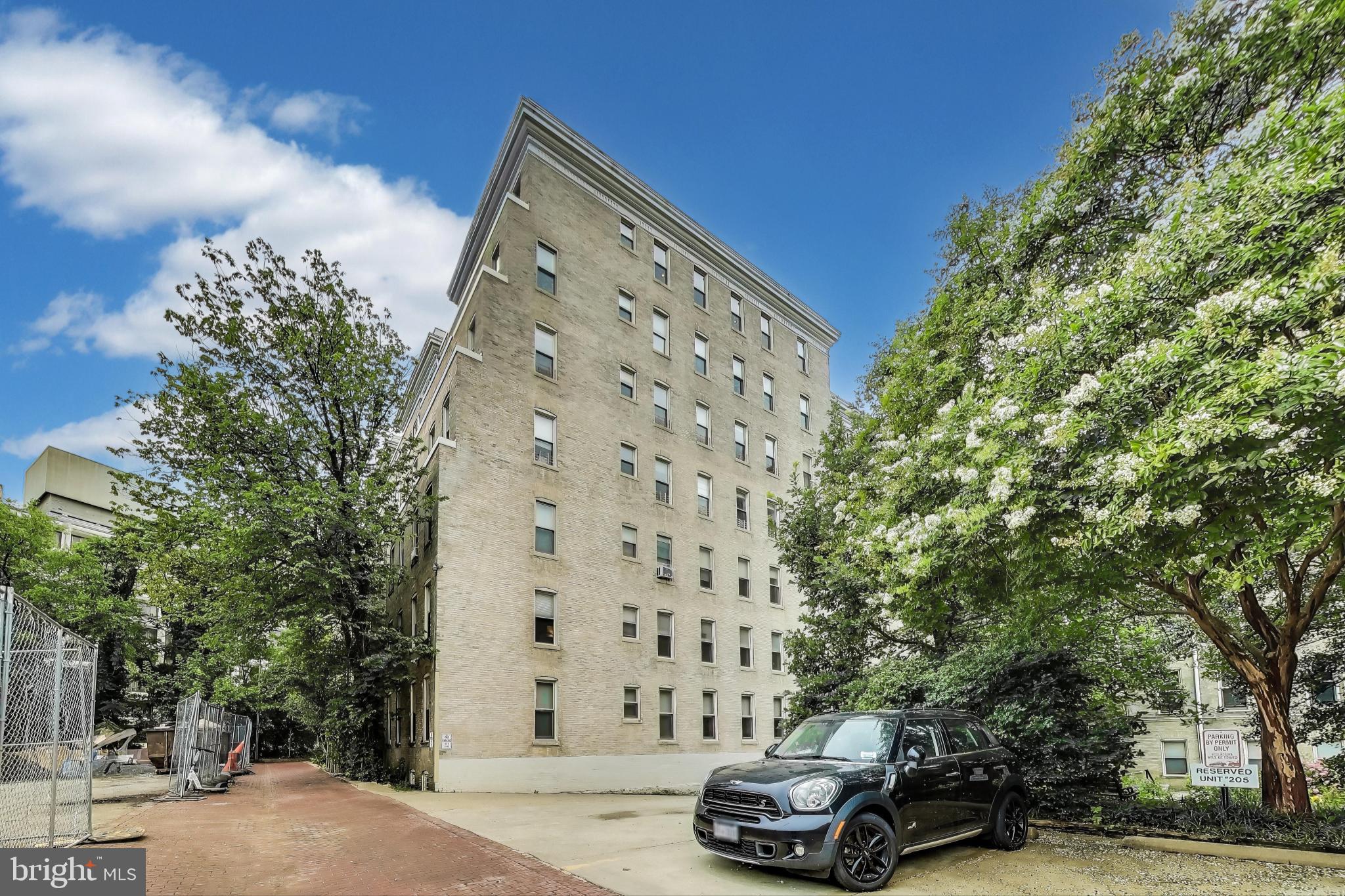 2022 COLUMBIA ROAD NW 202