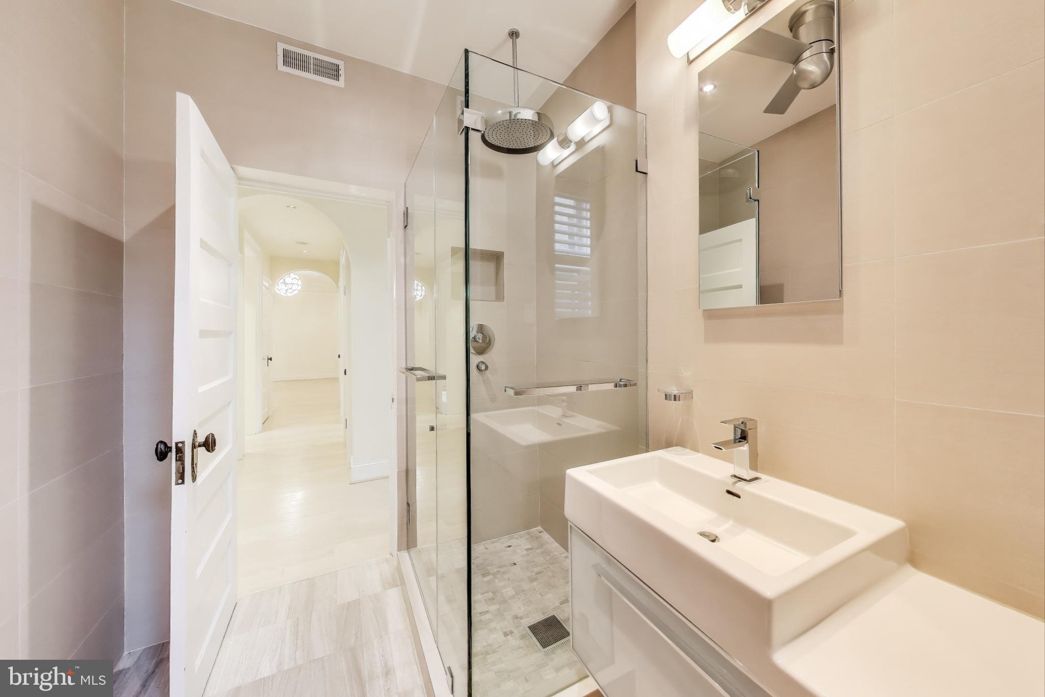 2022 COLUMBIA ROAD NW 202