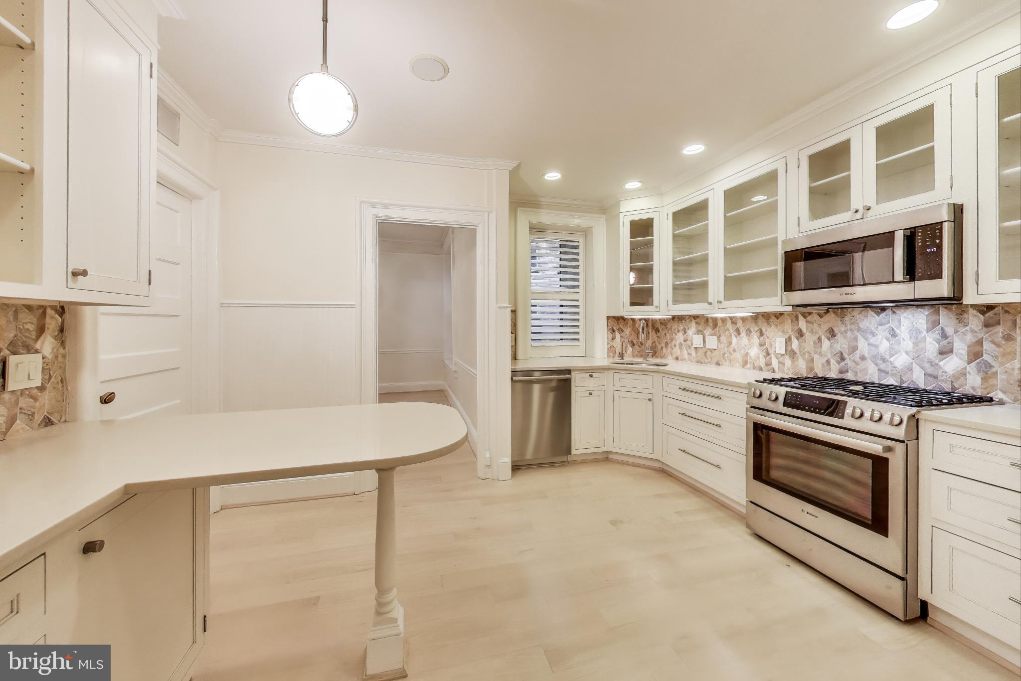 2022 COLUMBIA ROAD NW 202