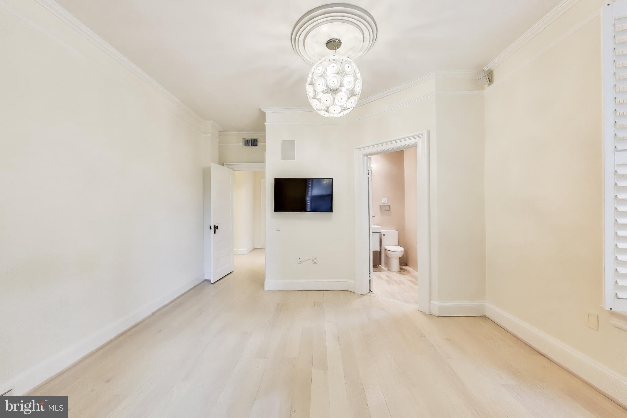 2022 COLUMBIA ROAD NW 202