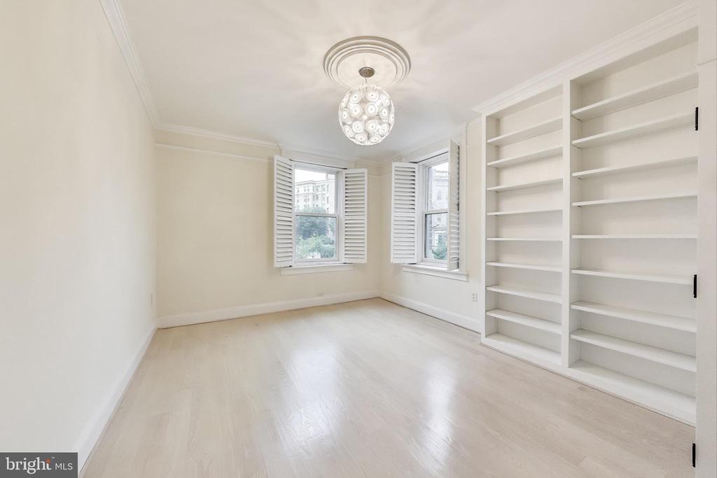2022 COLUMBIA ROAD NW 202