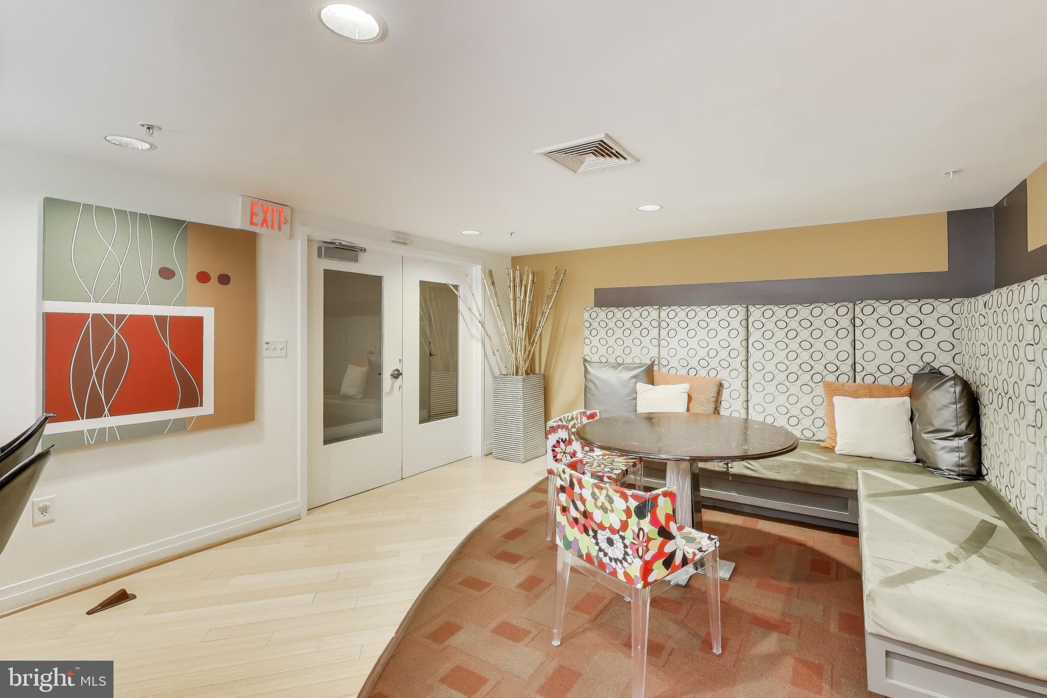 915 E STREET NW 1013