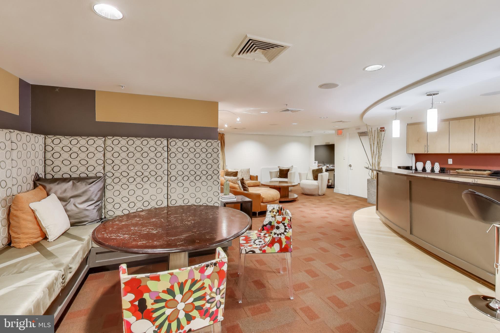 915 E STREET NW 1013