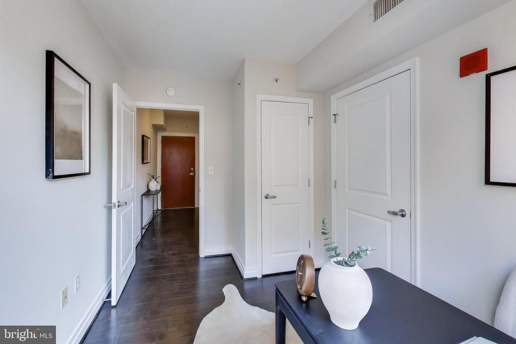 915 E STREET NW 1013