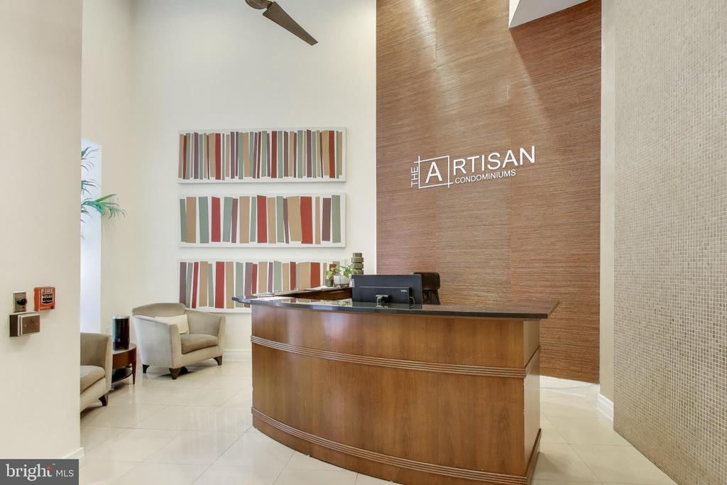 915 E STREET NW 1013