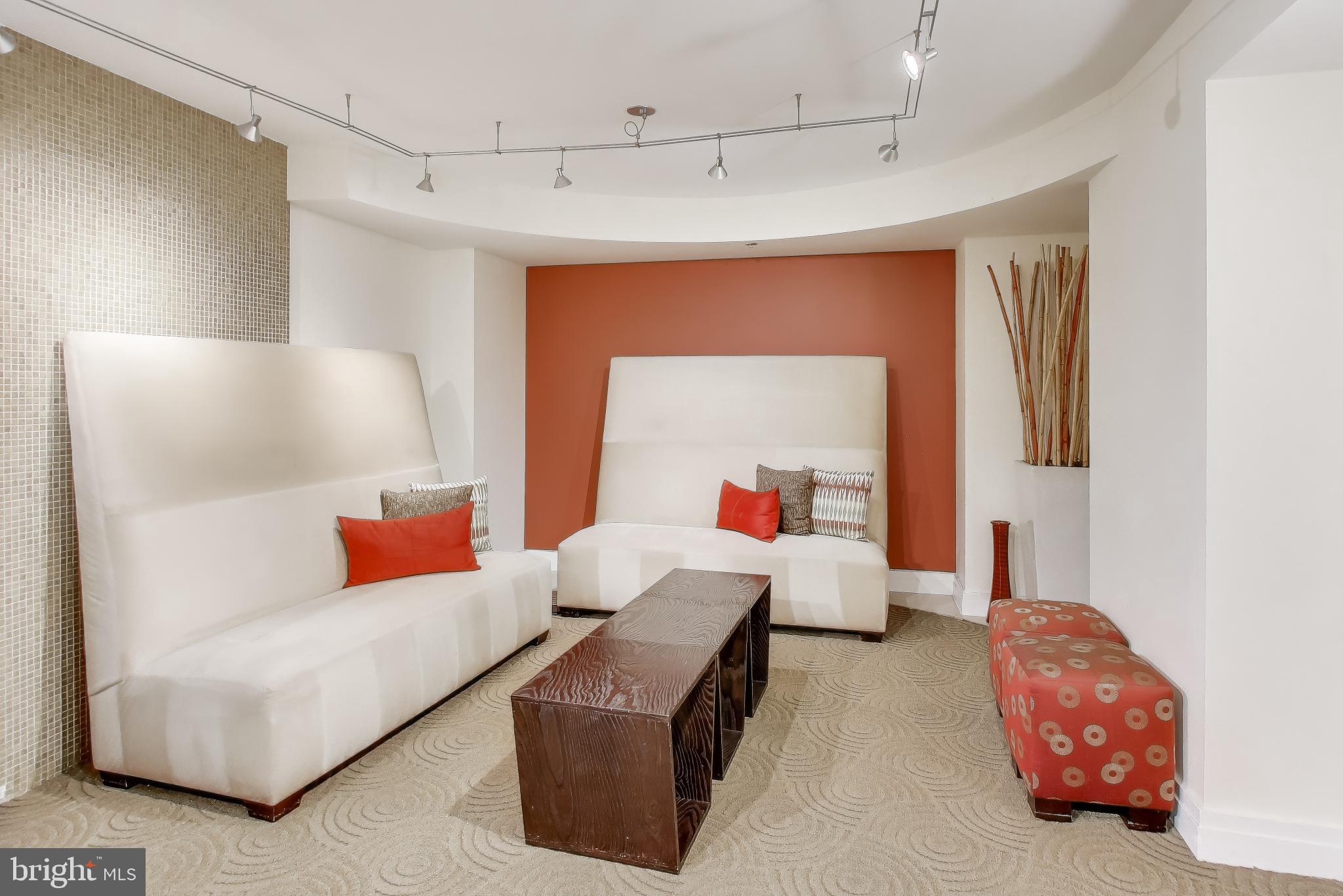 915 E STREET NW 1013