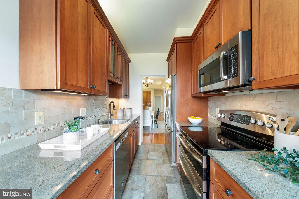 2123 CALIFORNIA STREET NW Unit: F1