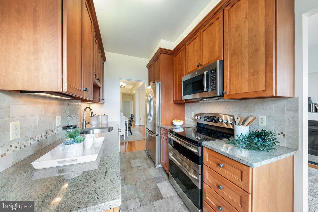2123 CALIFORNIA STREET NW Unit: F1