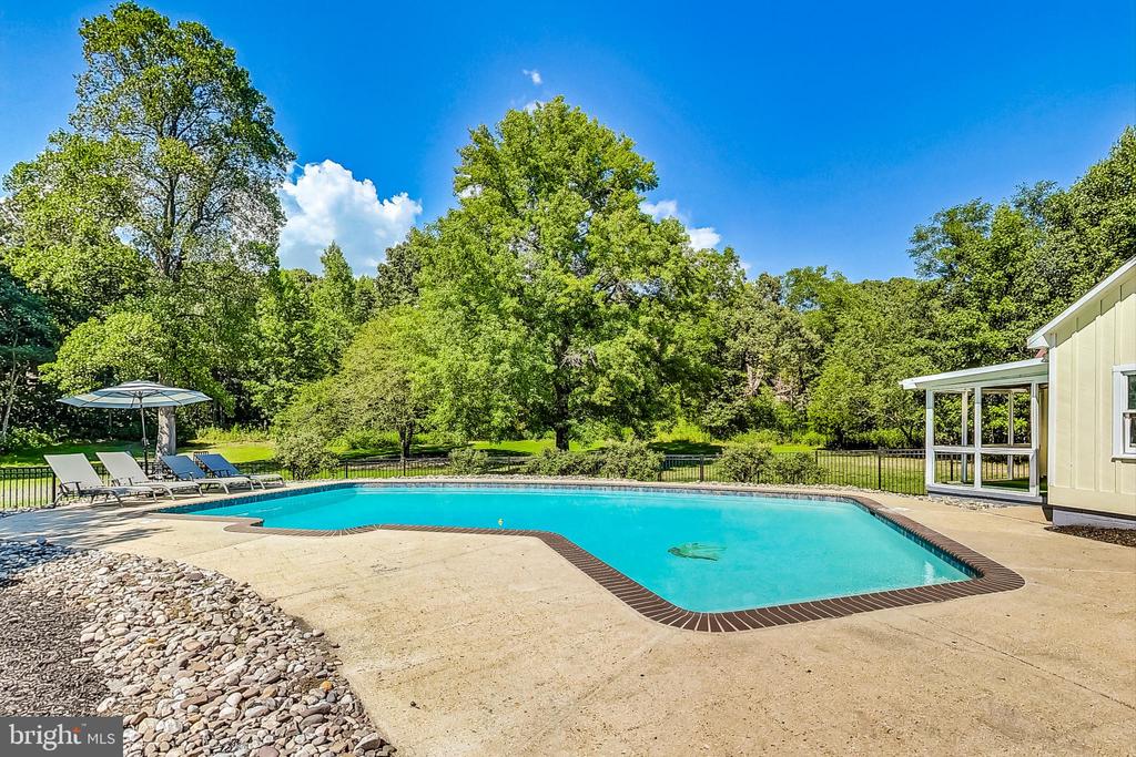 4250 Hunting Creek Rd