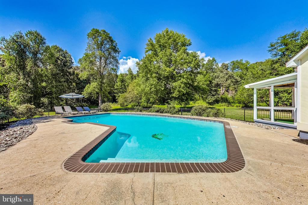 4250 Hunting Creek Rd