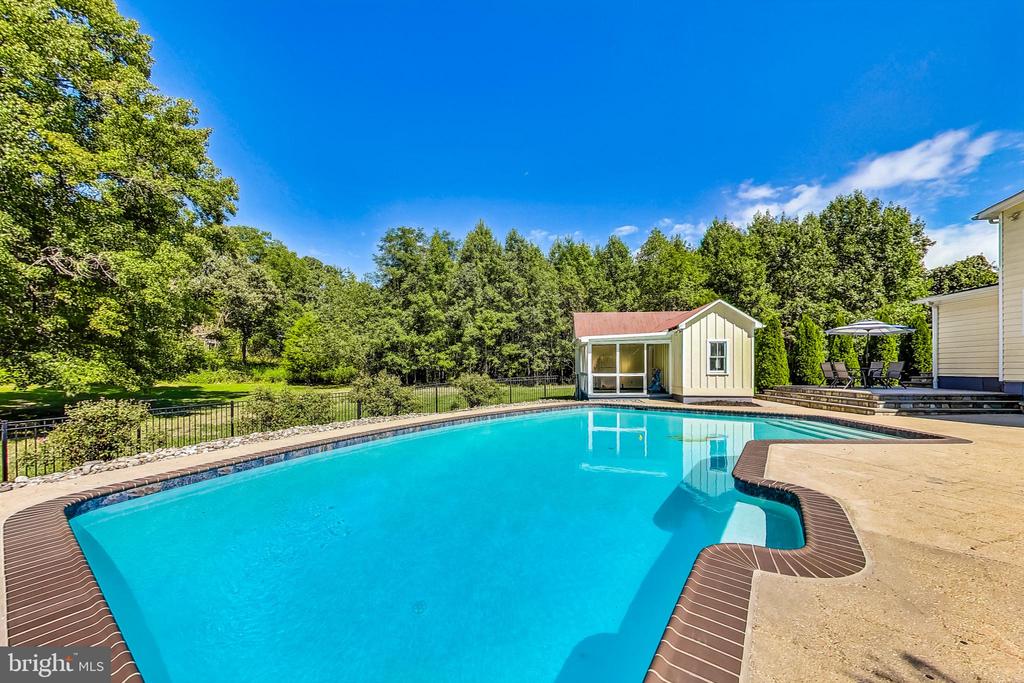4250 Hunting Creek Rd
