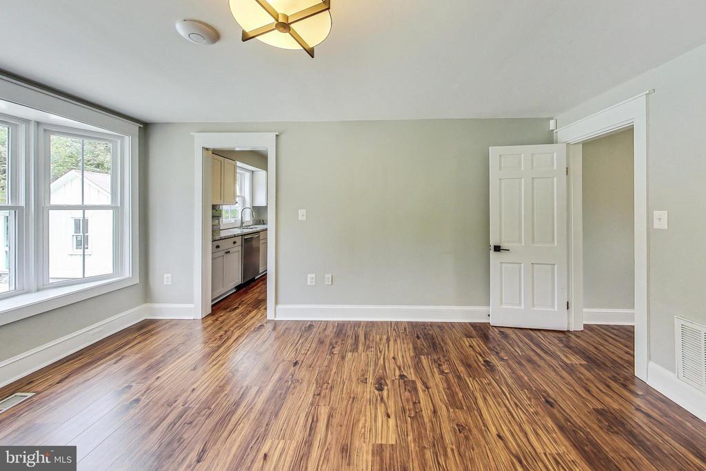 4250 Hunting Creek Rd